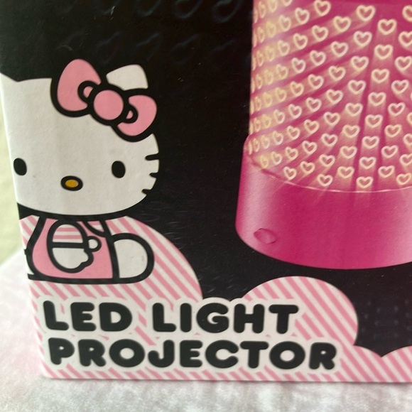 Hello Kitty: Pink LED Light Projector - Picture 2 of 16